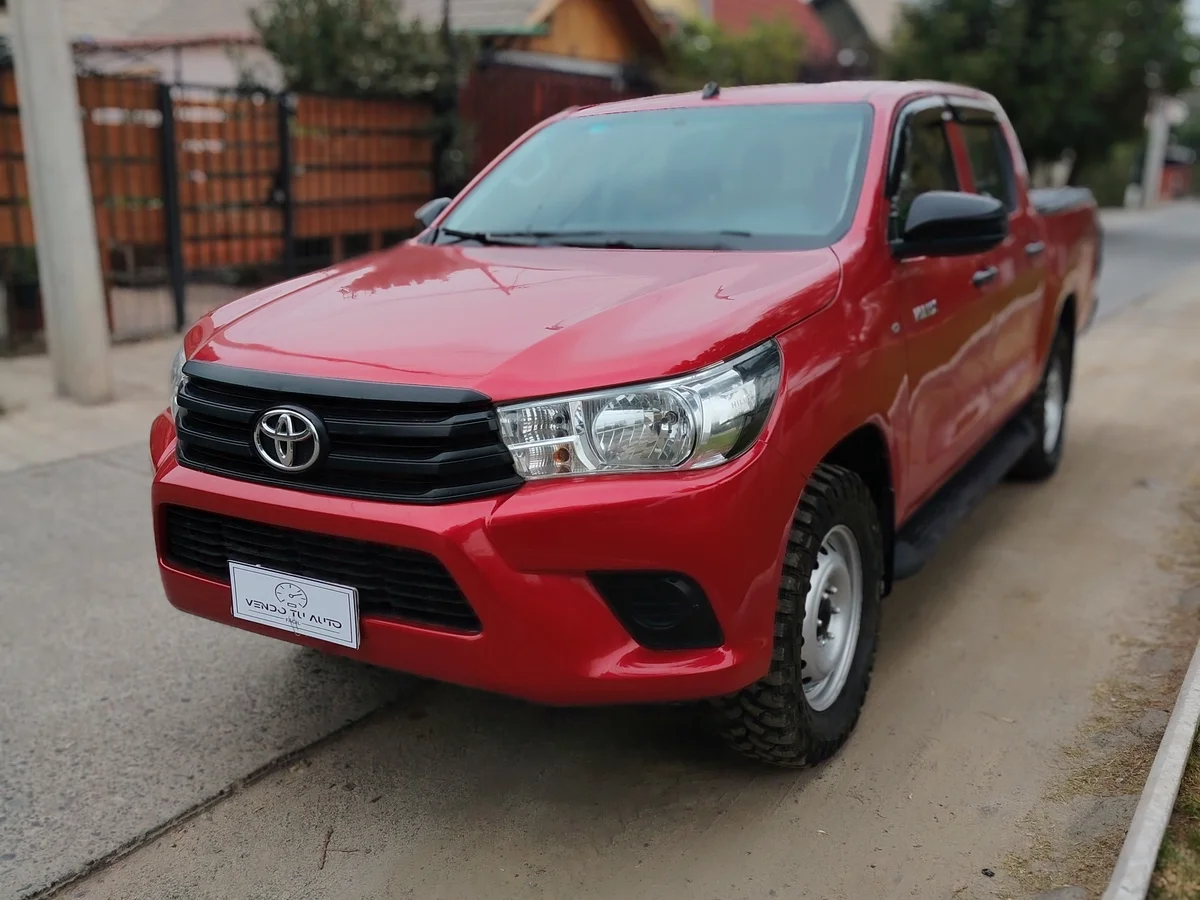 TOYOTA Hilux 2.8L DIESEL 4X4 MT 2023 - Miniatura 14