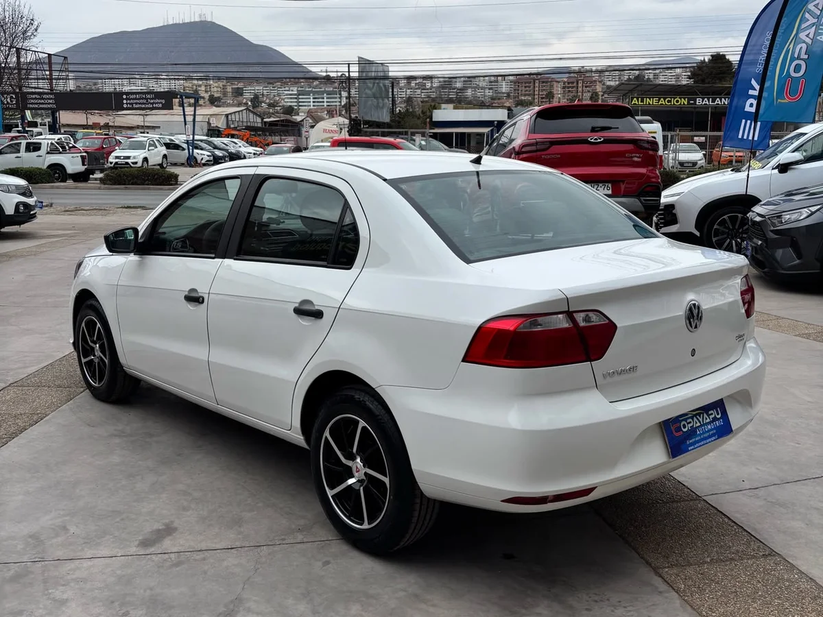 Volkswagen Voyage Trendline — foto 5 de 10
