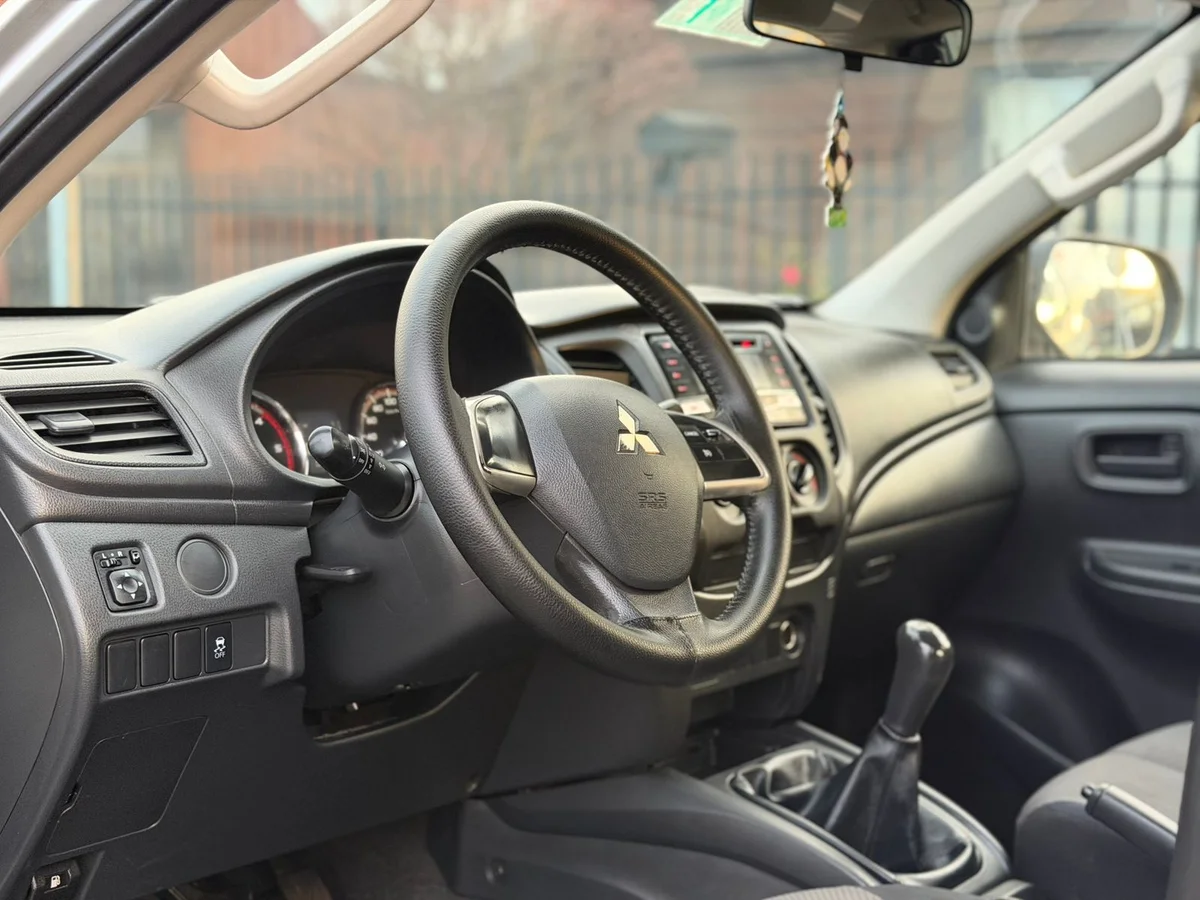 MITSUBISHI L200 KATANA CRT 4X4 2.4 2022 - Miniatura 13
