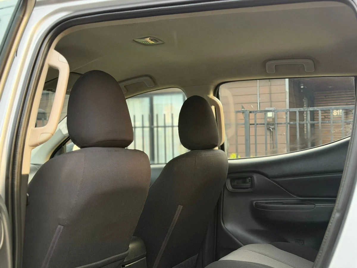 MITSUBISHI L200 KATANA CRT 4X4 2.4 2022 - Miniatura 17