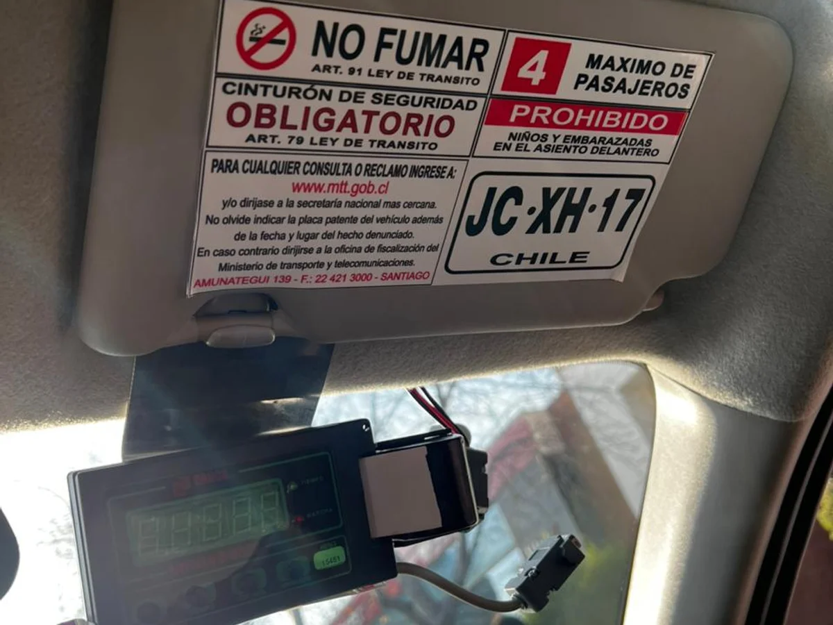 NISSAN VERSA SENSE 1.6 L MT TAXI EJECUTIVO AÑO 2016 - Miniatura 21