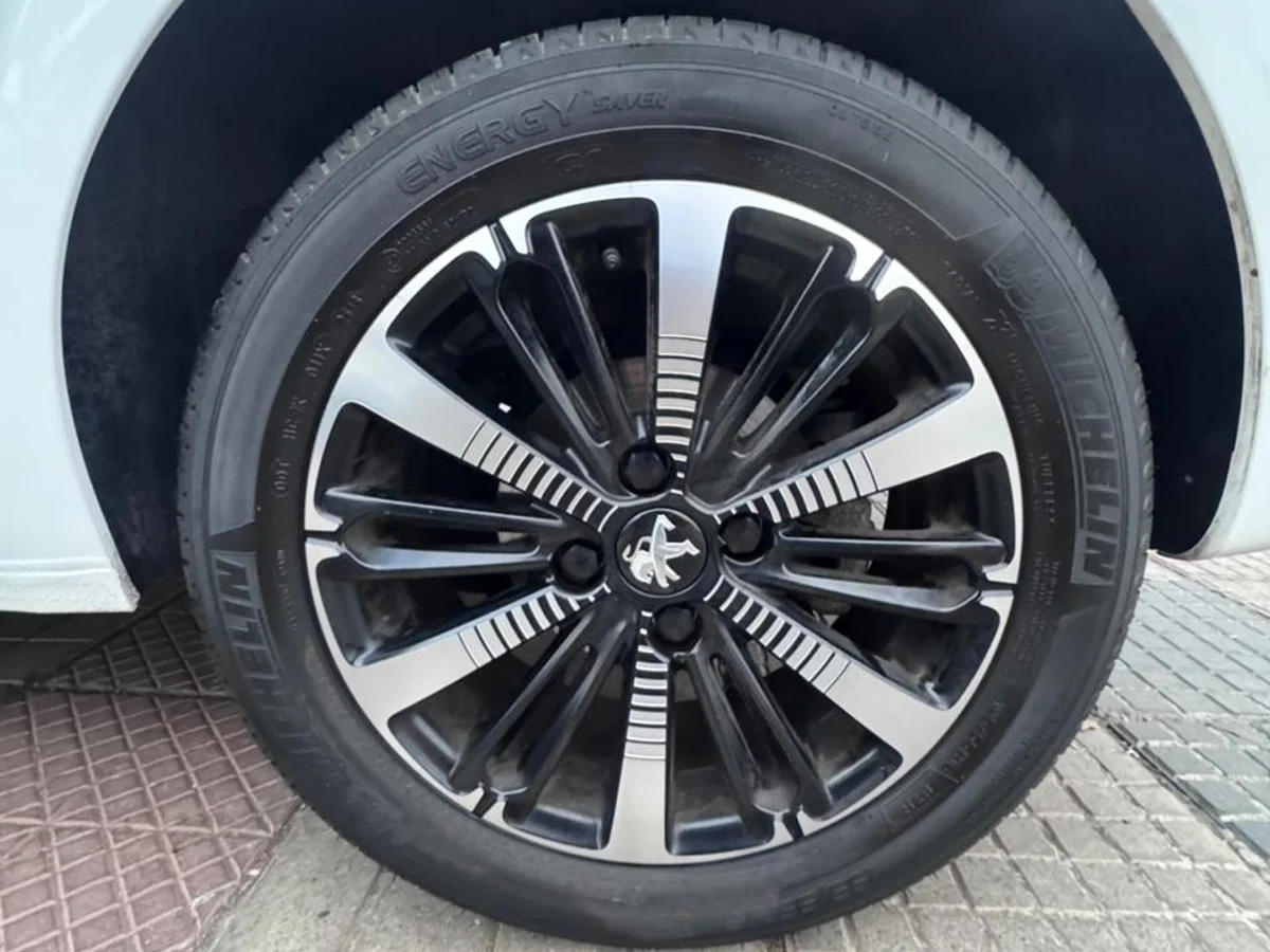 PEUGEOT 208 ALLURE HDI 1.6 ALLURE 1.6 2019 - Miniatura 13