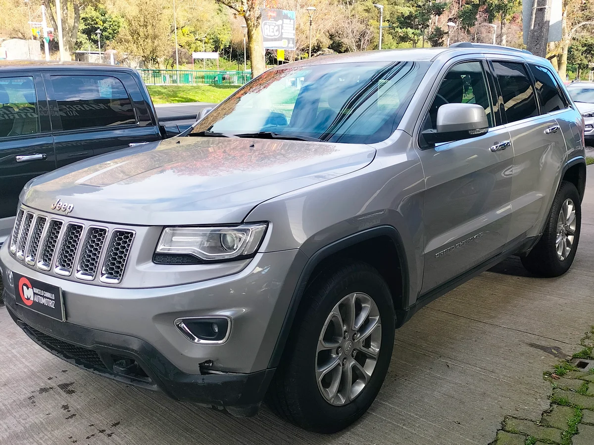 JEEP Grand Cherokee 3.6 LAREDO SPRING 4X4 AT 5P 2015