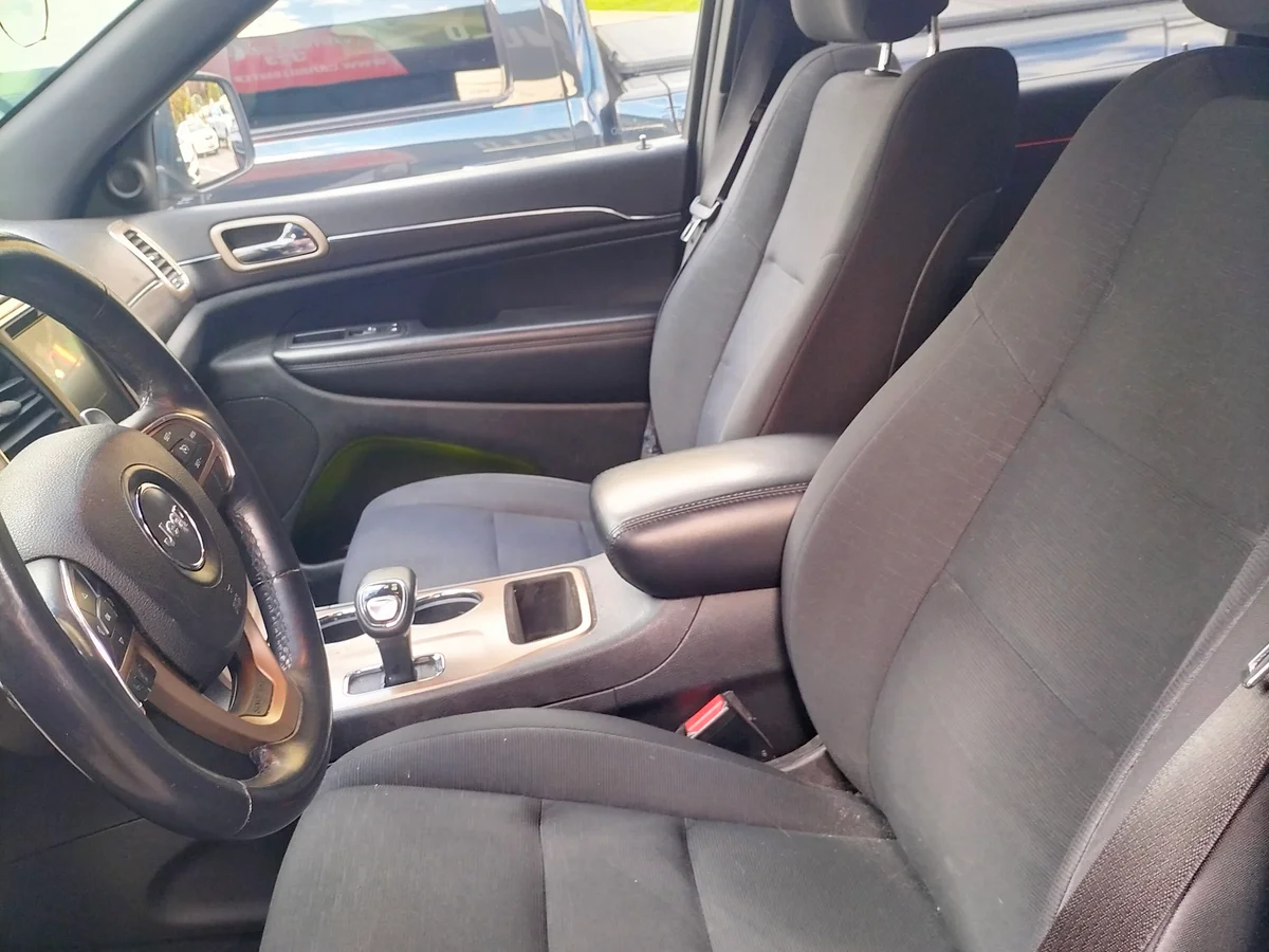 JEEP Grand Cherokee 3.6 LAREDO SPRING 4X4 AT 5P 2015