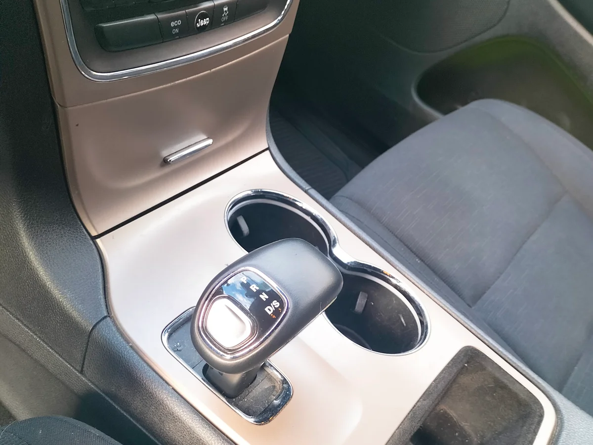 JEEP Grand Cherokee 3.6 LAREDO SPRING 4X4 AT 5P 2015 - Miniatura 11