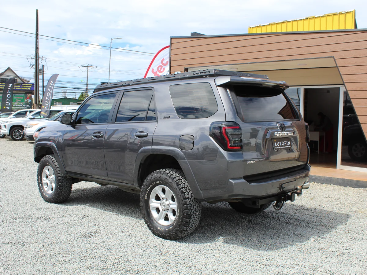 TOYOTA 4Runner 4X4 4.0 AUT 2019 - Miniatura 9