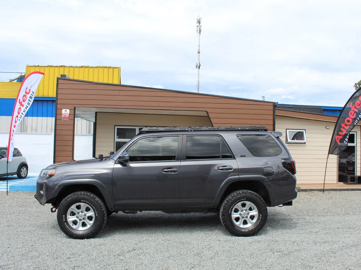 TOYOTA 4Runner 4X4 4.0 AUT 2019 - Miniatura 11
