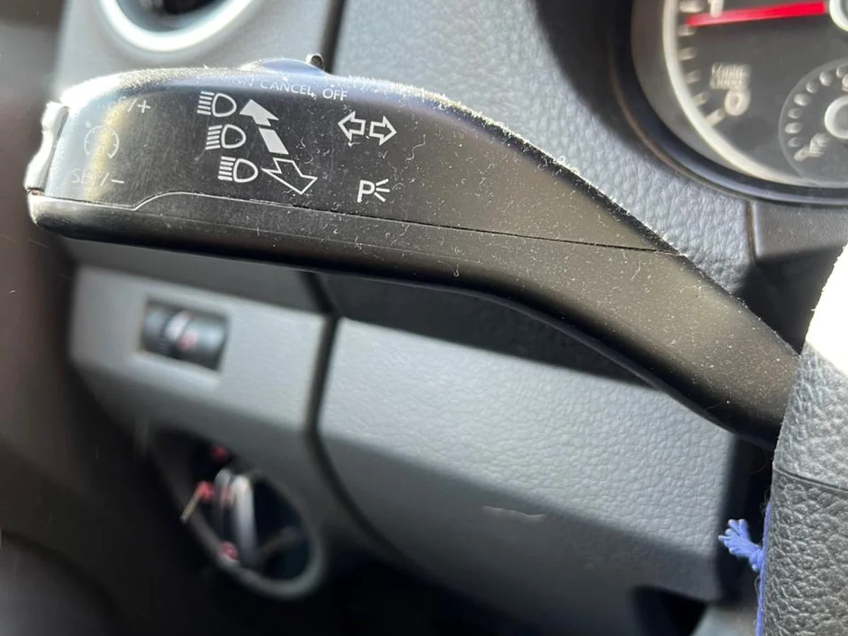 VOLKSWAGEN AMAROK HIGHLINE 4X4 2.0 AUT DIESEL 180HP AT 4P 2015 - Miniatura 18