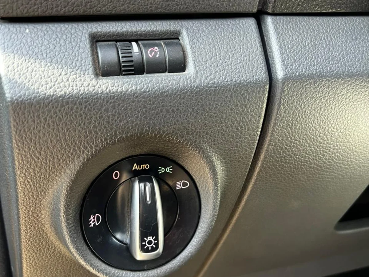 VOLKSWAGEN AMAROK HIGHLINE 4X4 2.0 AUT DIESEL 180HP AT 4P 2015 - Miniatura 23