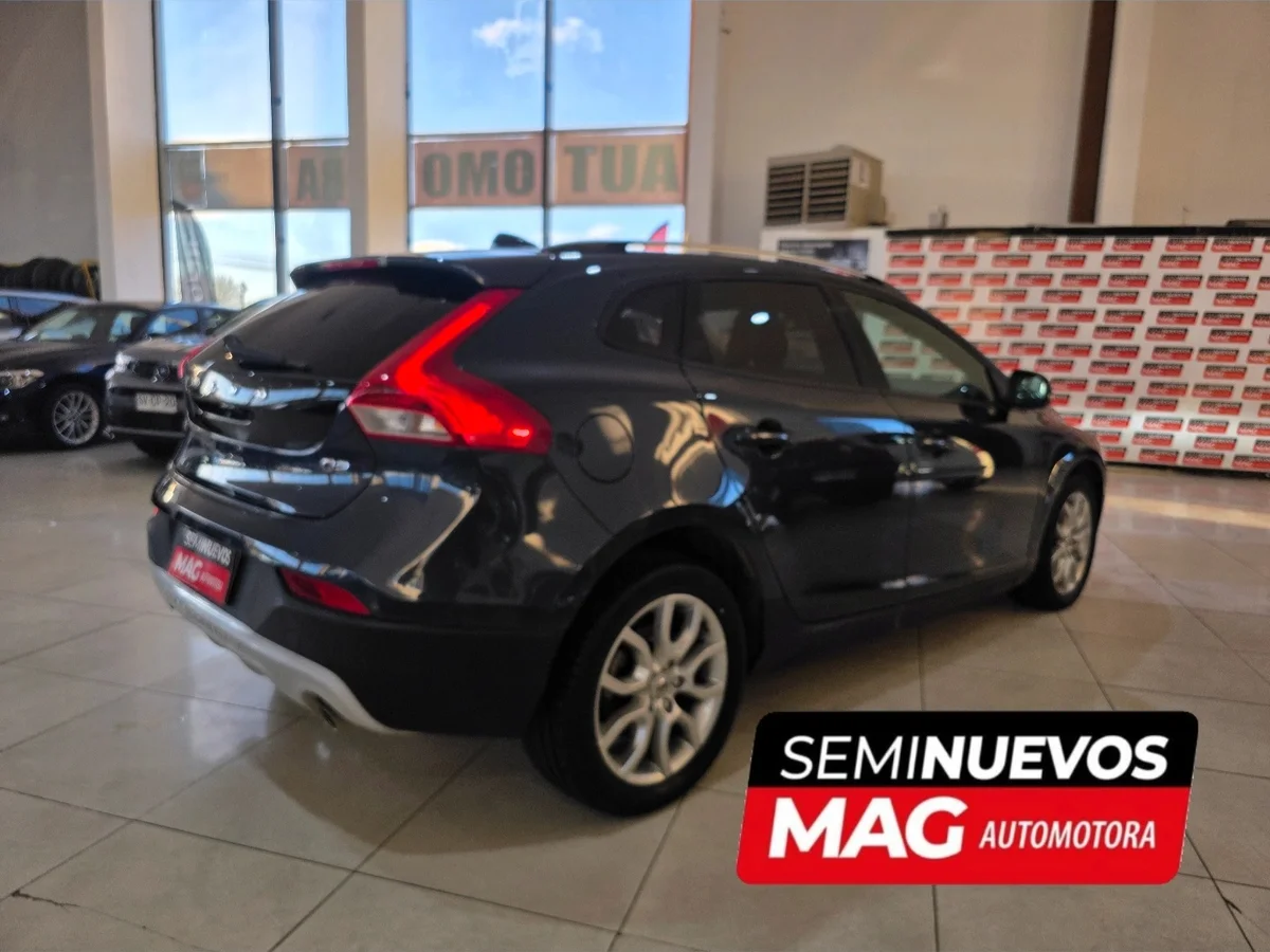 VOLVO V40 2.0 D2 DIESEL 2019