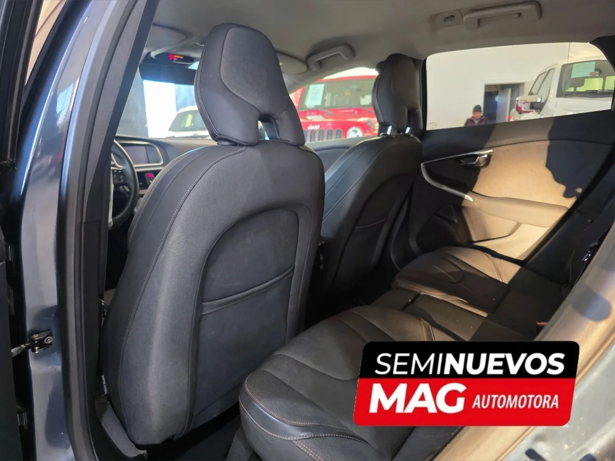 VOLVO V40 2.0 D2 DIESEL 2019