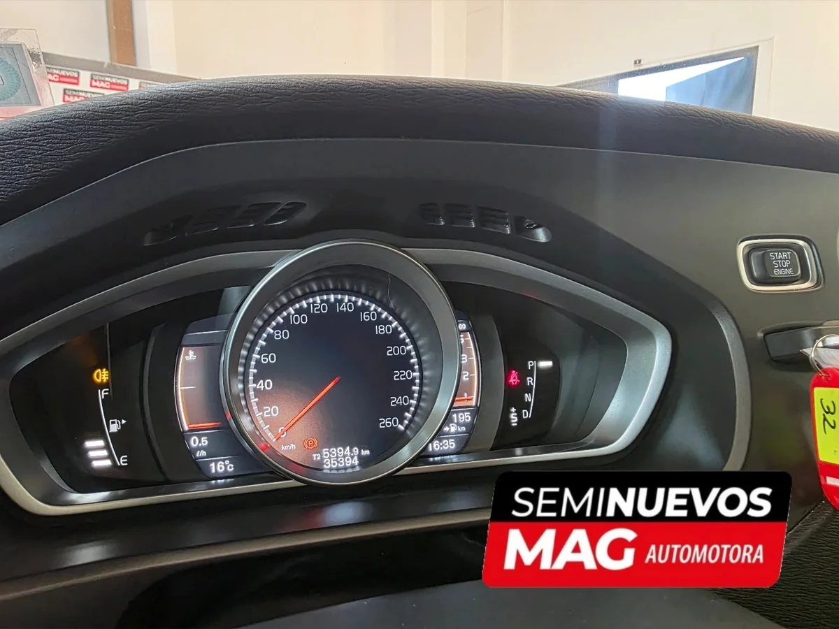 VOLVO V40 2.0 D2 DIESEL 2019 - Miniatura 8