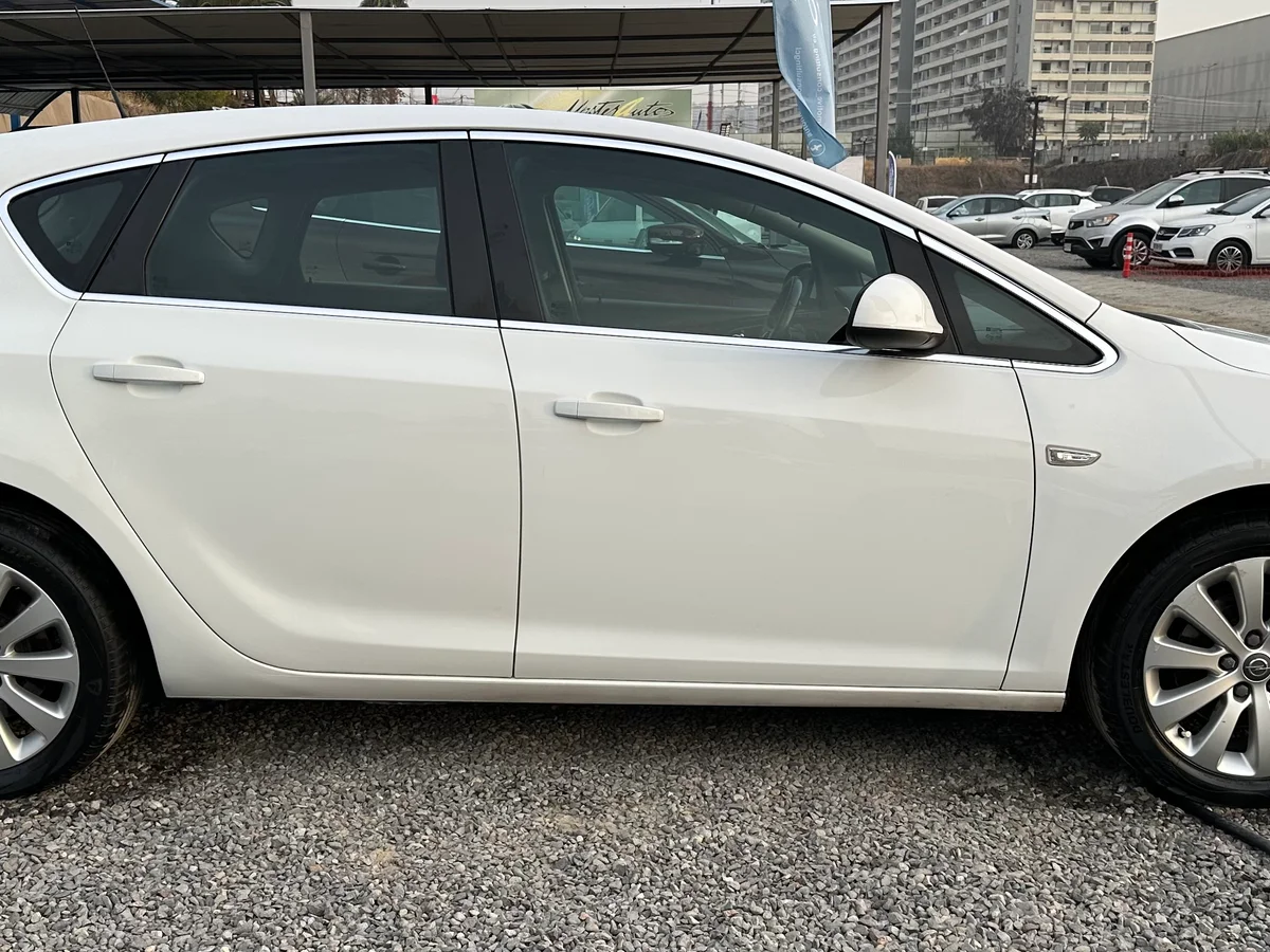 OPEL Astra HB 1.6 TURBO ENJOY R 2015 - Miniatura 4