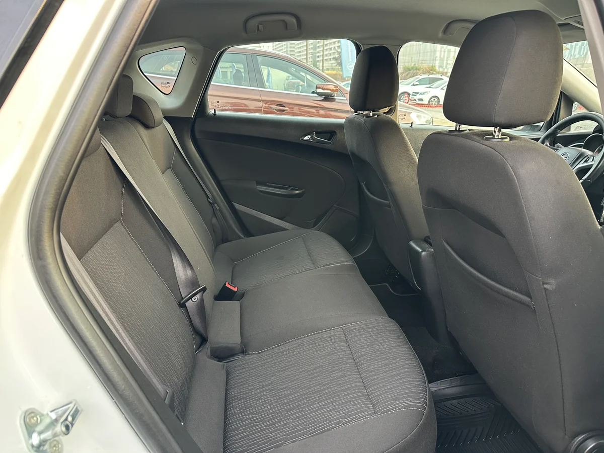 OPEL Astra HB 1.6 TURBO ENJOY R 2015 - Miniatura 20