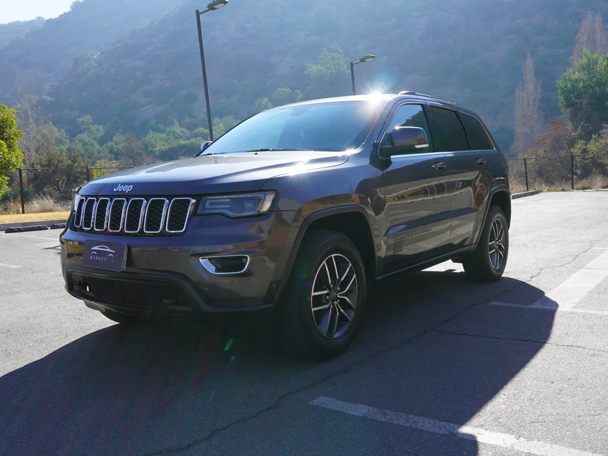 JEEP GRAND CHEROKEE LAREDO 3.6 4x2 2019 miniatura 1