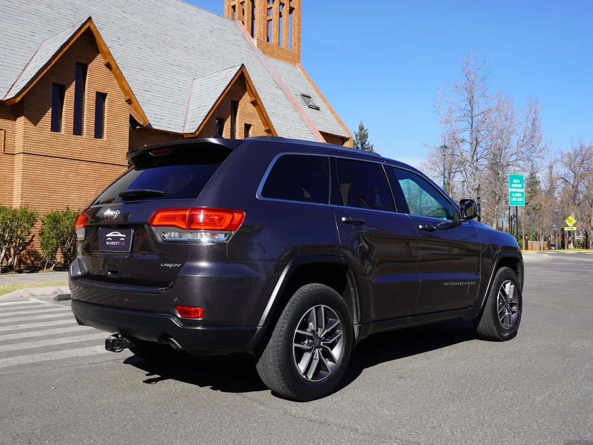 JEEP GRAND CHEROKEE LAREDO 3.6 4x2 2019 miniatura 5