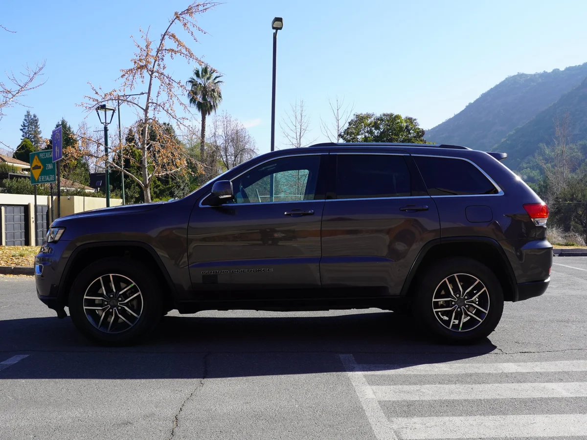 JEEP GRAND CHEROKEE LAREDO 3.6 4x2 2019 miniatura 8