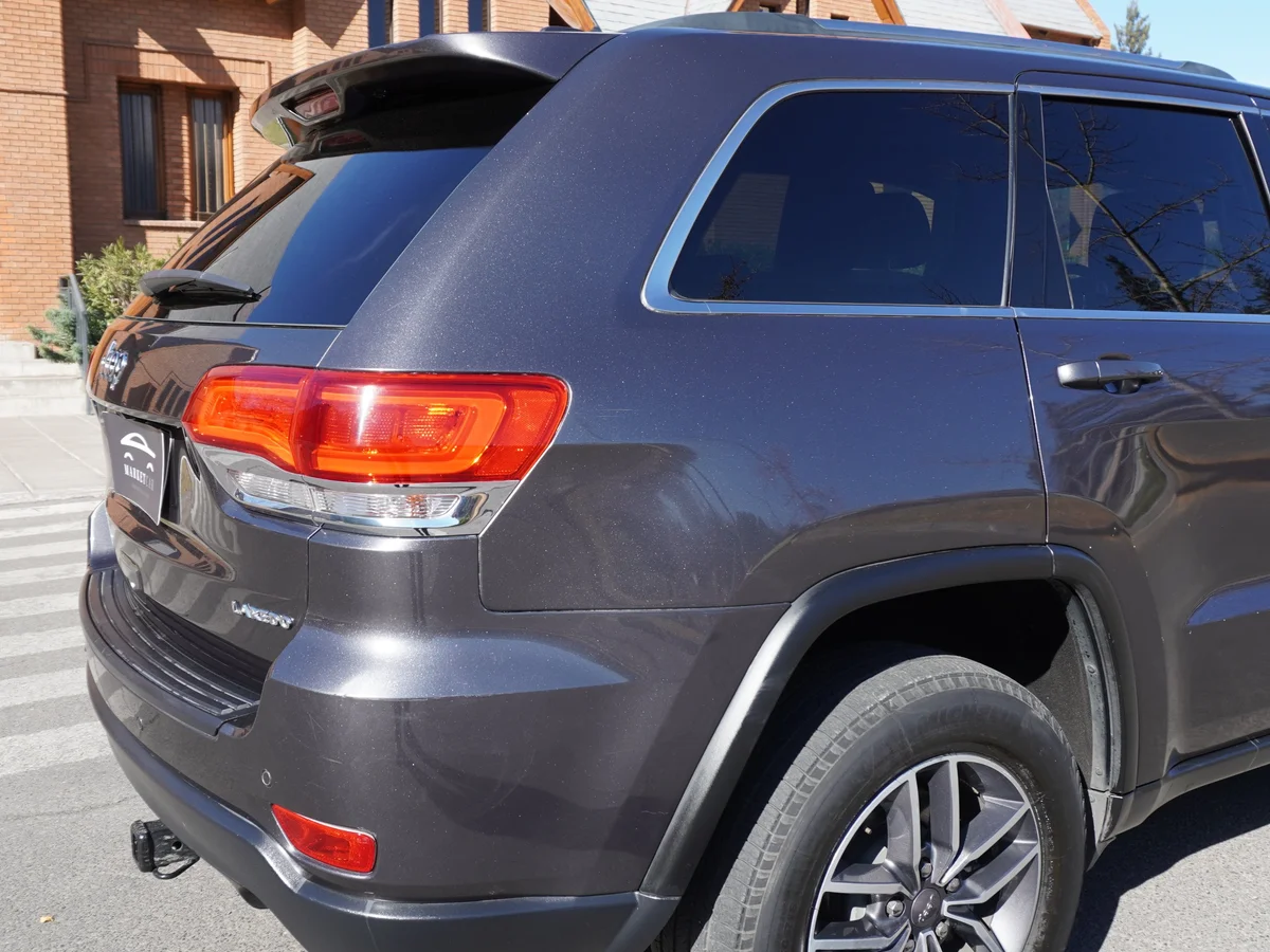 JEEP GRAND CHEROKEE LAREDO 3.6 4x2 2019 miniatura 13