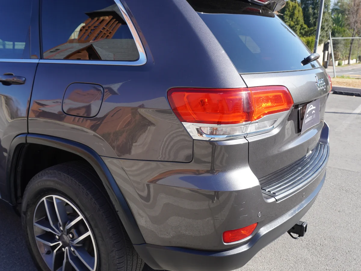 JEEP GRAND CHEROKEE LAREDO 3.6 4x2 2019 miniatura 14