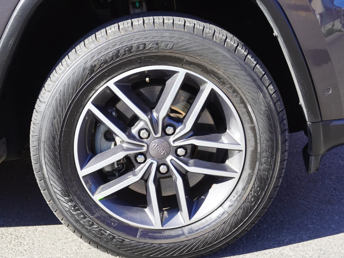 JEEP GRAND CHEROKEE LAREDO 3.6 4x2 2019 miniatura 16