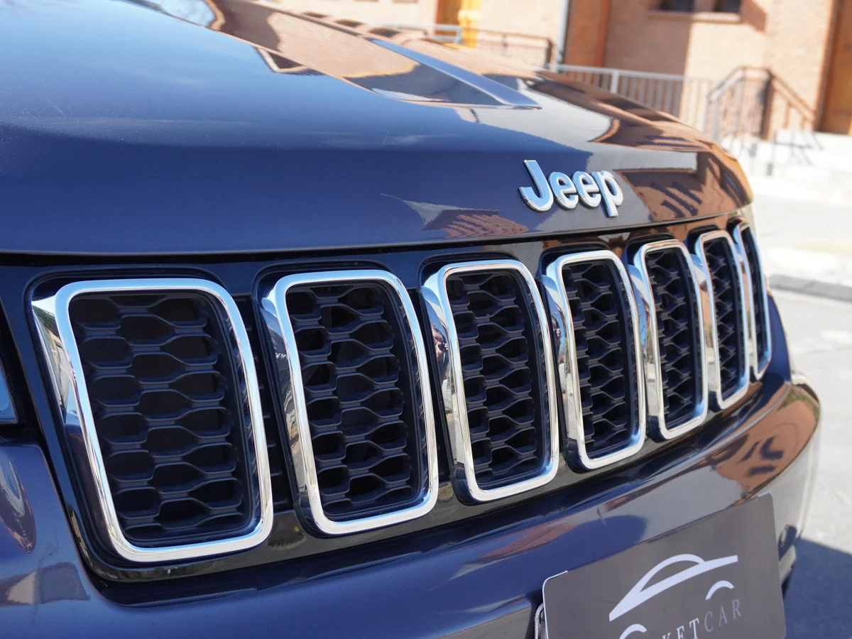 JEEP GRAND CHEROKEE LAREDO 3.6 4x2 2019 miniatura 17