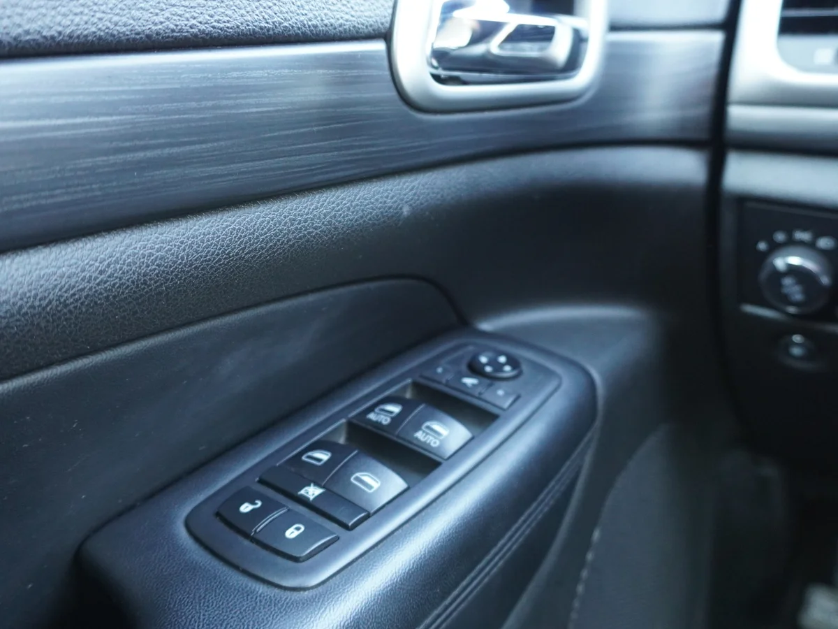 JEEP GRAND CHEROKEE LAREDO 3.6 4x2 2019 miniatura 24