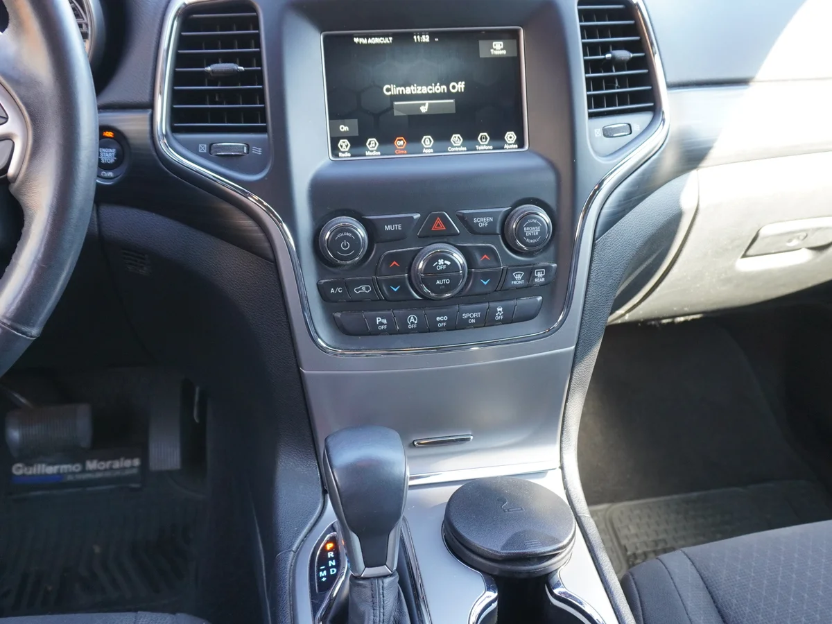 JEEP GRAND CHEROKEE LAREDO 3.6 4x2 2019 miniatura 25