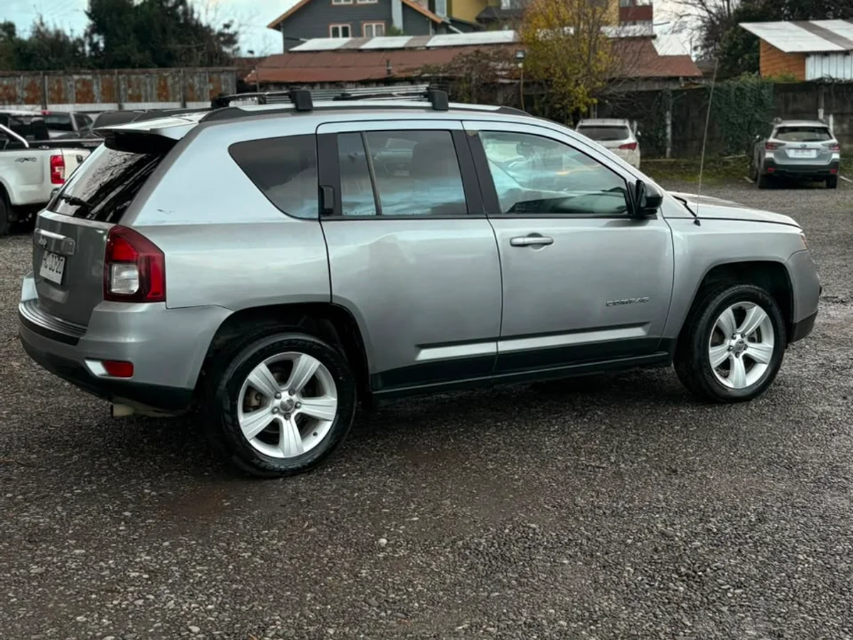 JEEP Compass 2.4 SPORT 2WD AT 5P 2015 - Imagen 2
