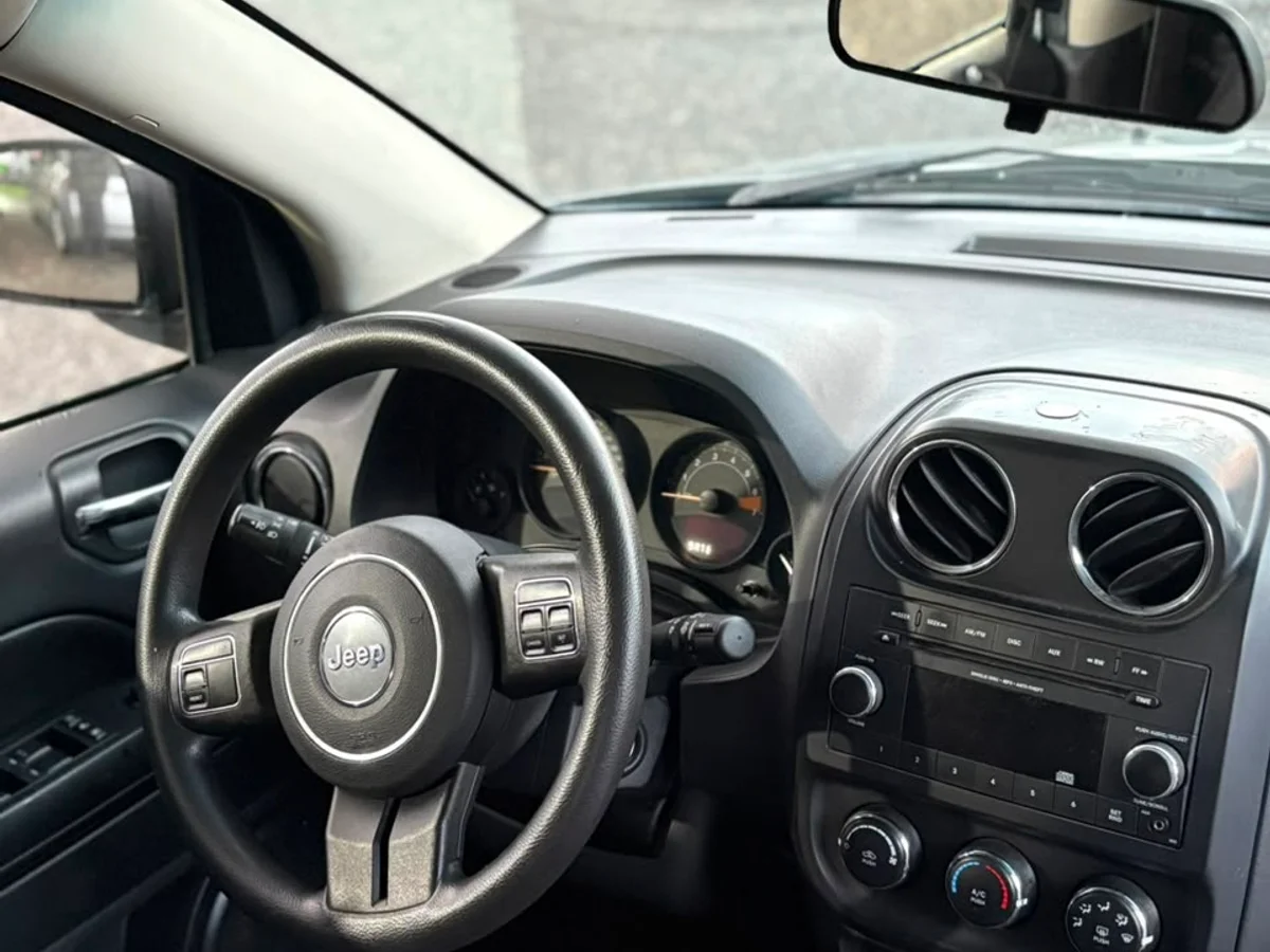 JEEP Compass 2.4 SPORT 2WD AT 5P 2015 - Imagen 19