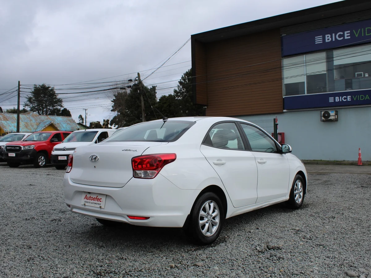 HYUNDAI Verna 1.4 CB 2021 - Miniatura 9