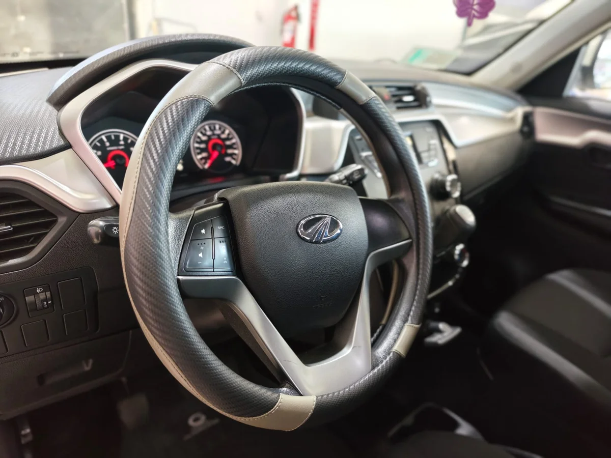 MAHINDRA KUV100 1.2 2021 - Miniatura 8