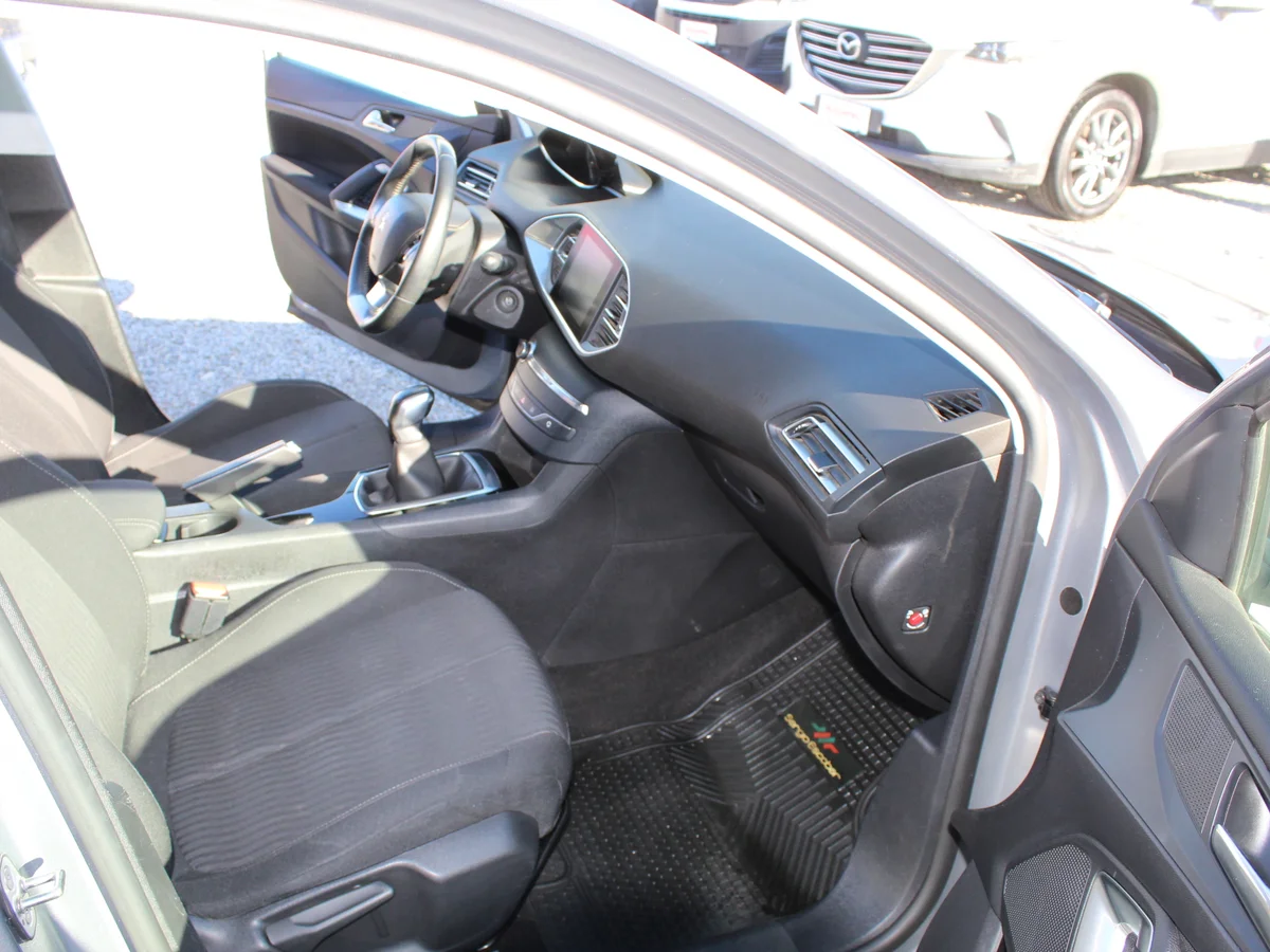 PEUGEOT 308 2017