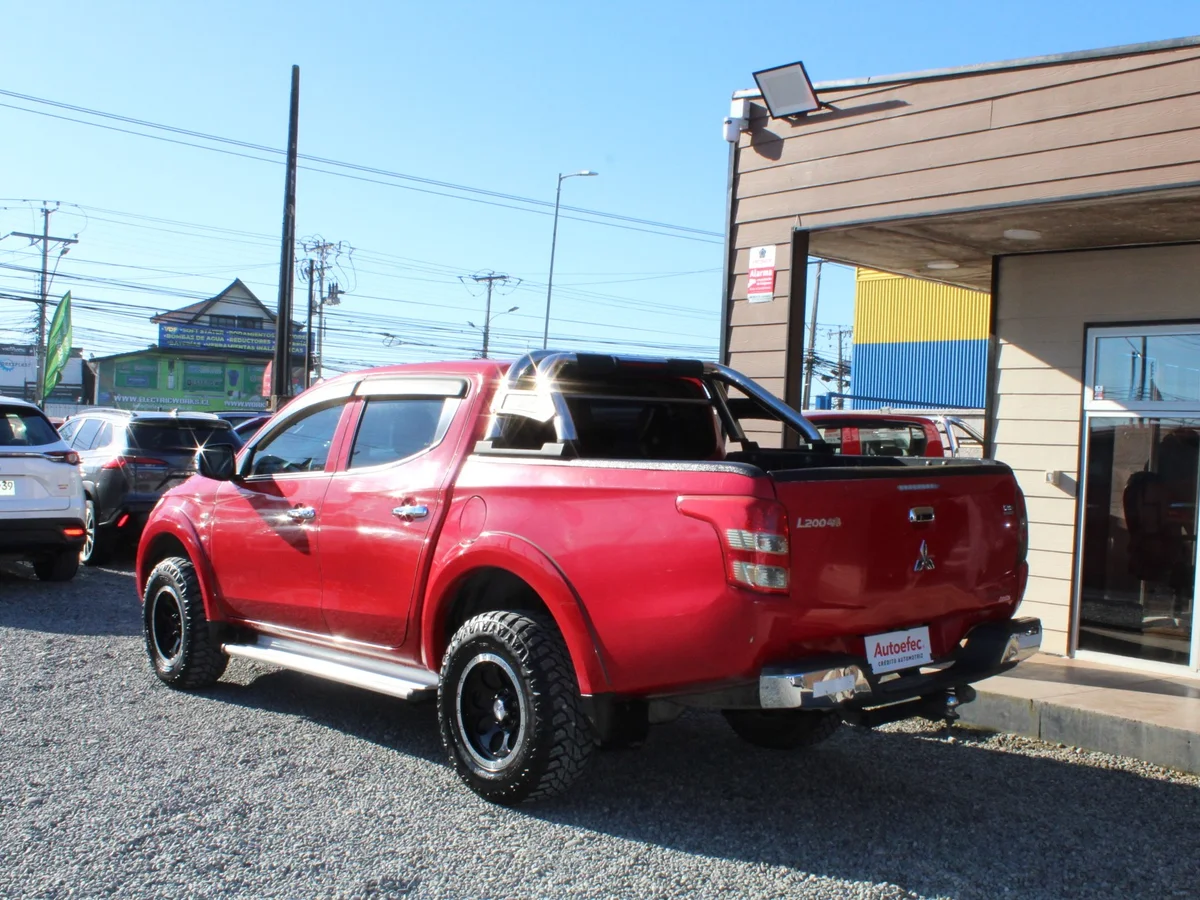 Mitsubishi L200 — foto 9 de 11