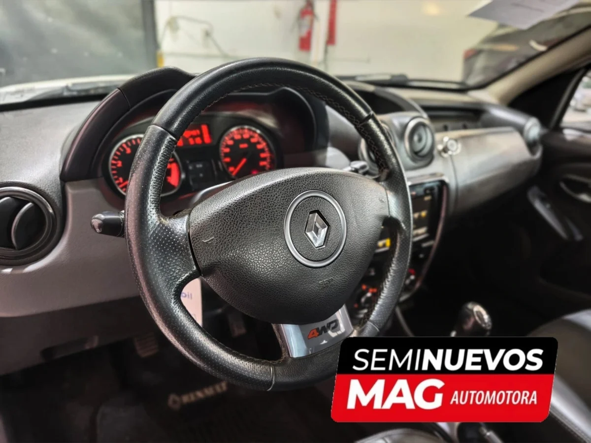 RENAULT Duster DYNAMIQUE 4X4 2.0 2014 - Miniatura 9