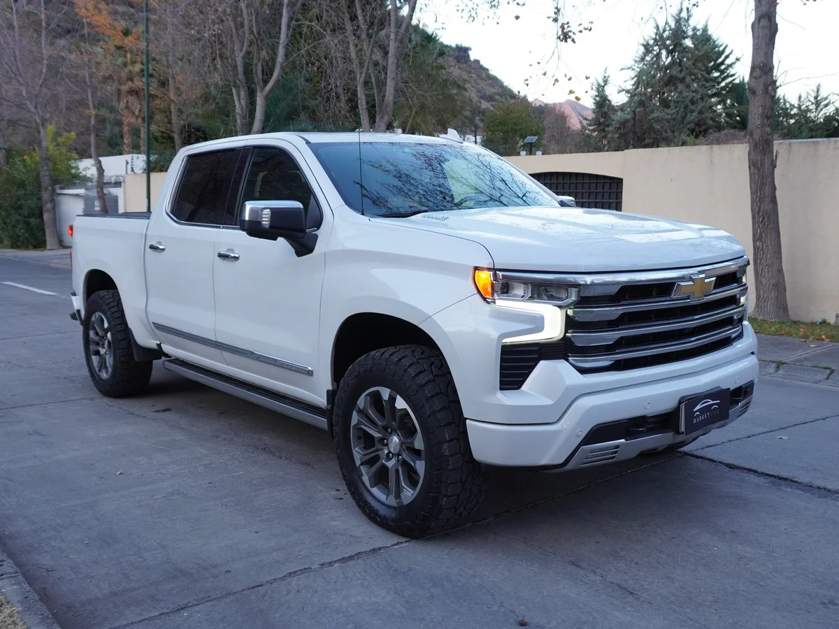CHEVROLET Silverado Diesel 3.0L 4X4 AT 2023 miniatura 3