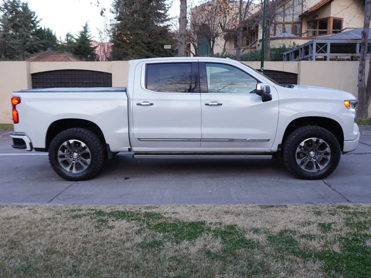 CHEVROLET Silverado Diesel 3.0L 4X4 AT 2023 miniatura 4