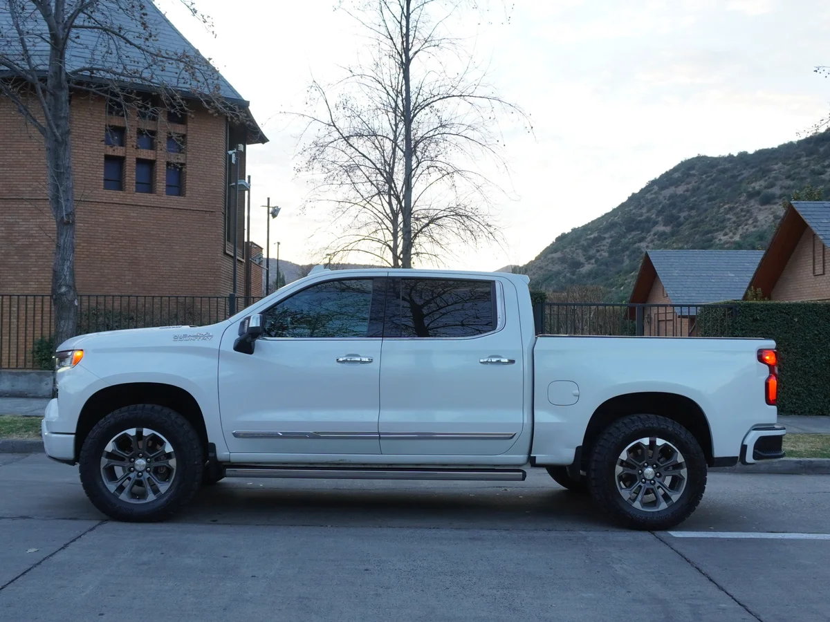 CHEVROLET Silverado Diesel 3.0L 4X4 AT 2023 miniatura 8
