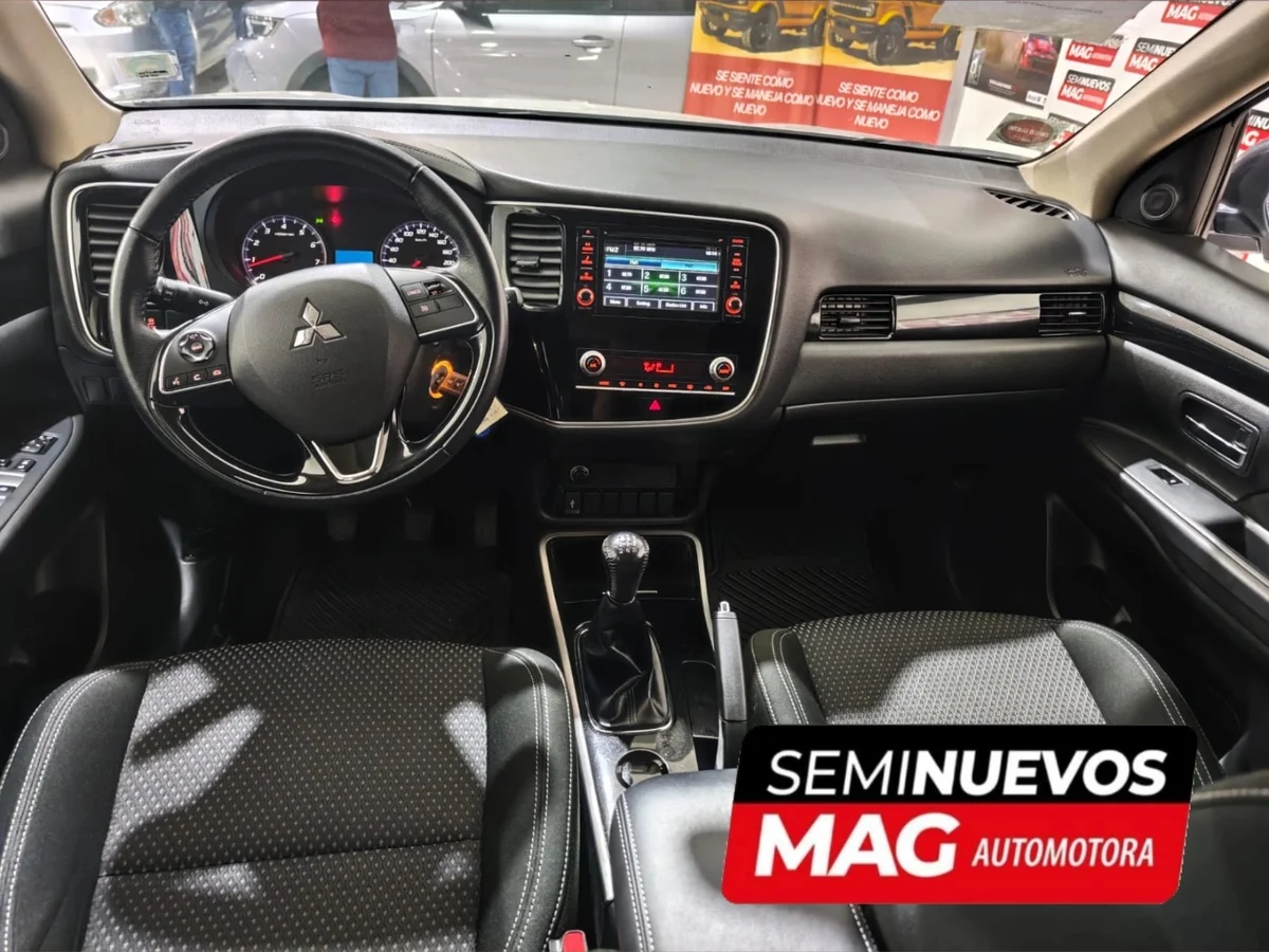 MITSUBISHI Outlander 2.0 2022 - Miniatura 8
