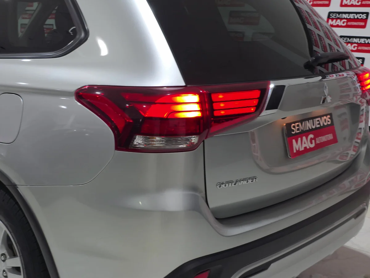 MITSUBISHI Outlander 2.0 2022 - Miniatura 11