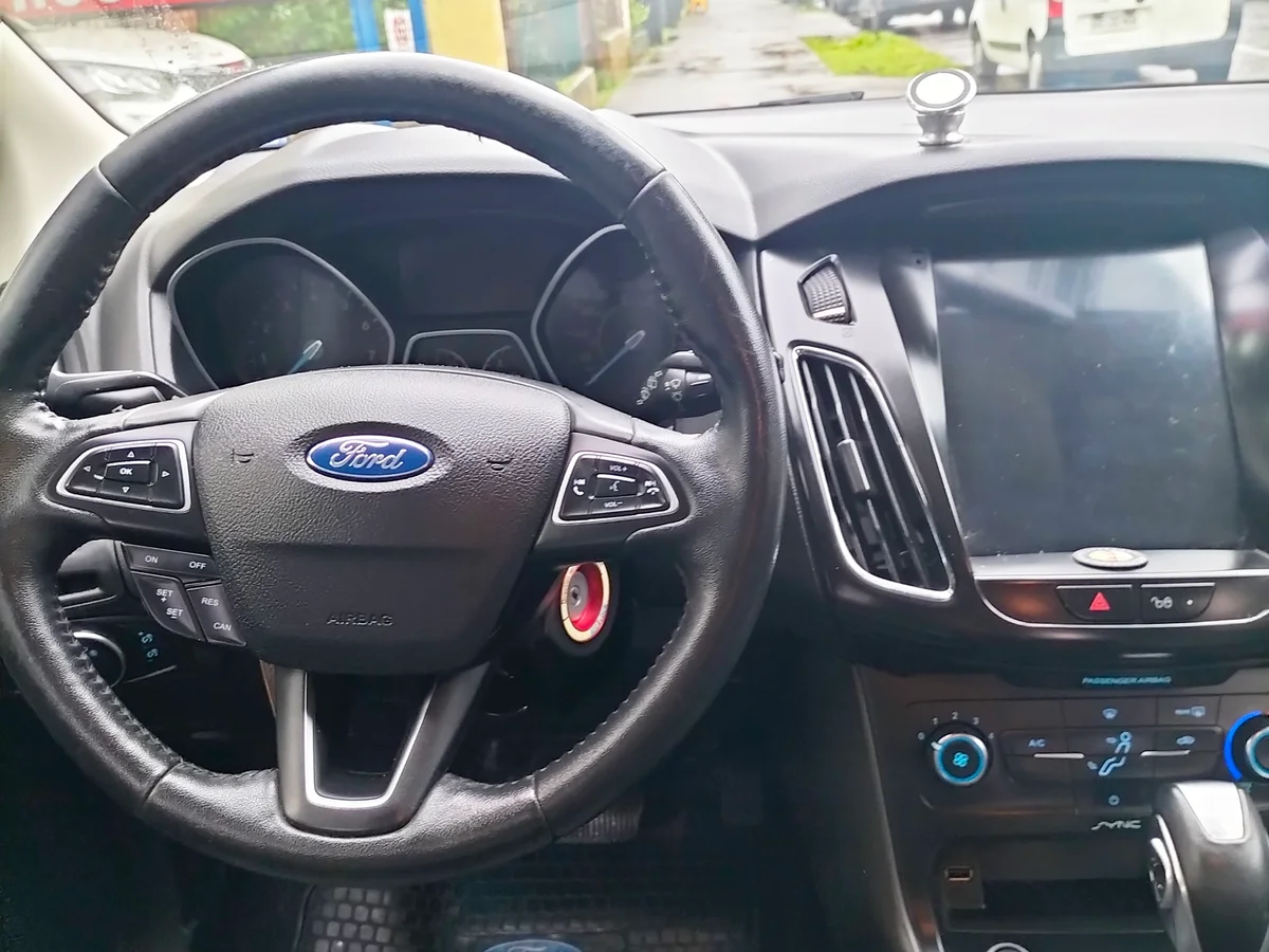 FORD Focus 2.0 AUT 2016 - Miniatura 9