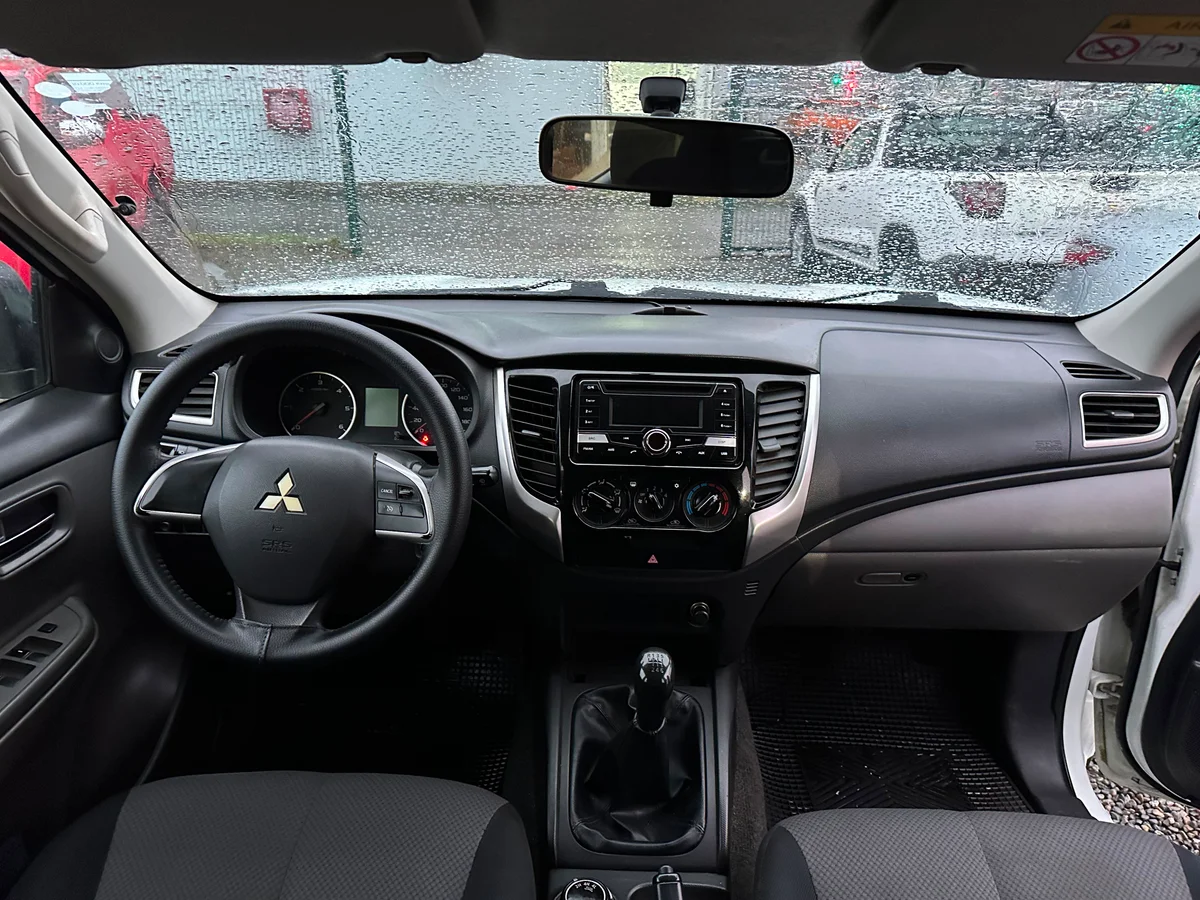 MITSUBISHI L200 KATANA CRT 4X4 2019 - Miniatura 7