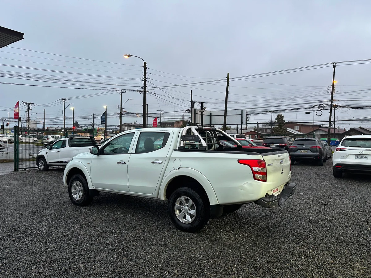 MITSUBISHI L200 KATANA CRT 4X4 2019 - Miniatura 10