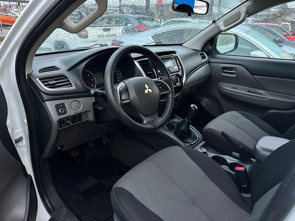 MITSUBISHI L200 KATANA CRT 4X4 2019 - Miniatura 12