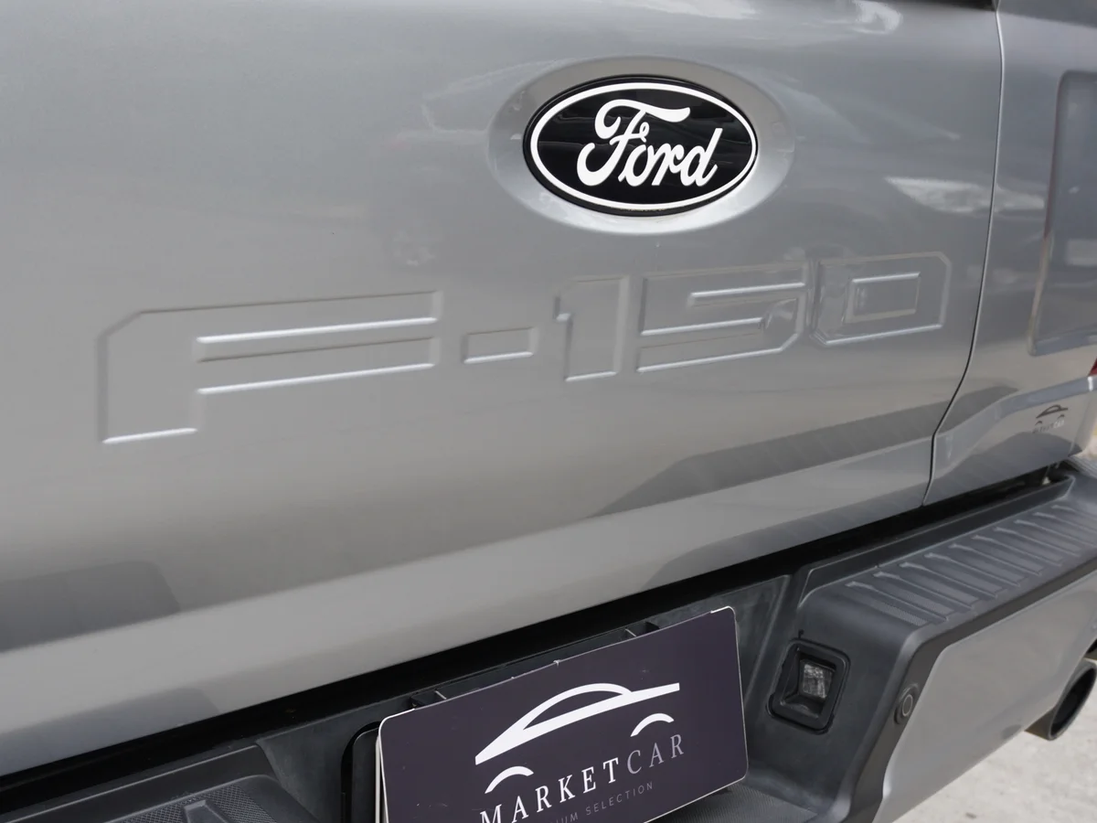 FORD F 150 LARIAT BLACK 5.0 V8 2025 Facturable miniatura 17