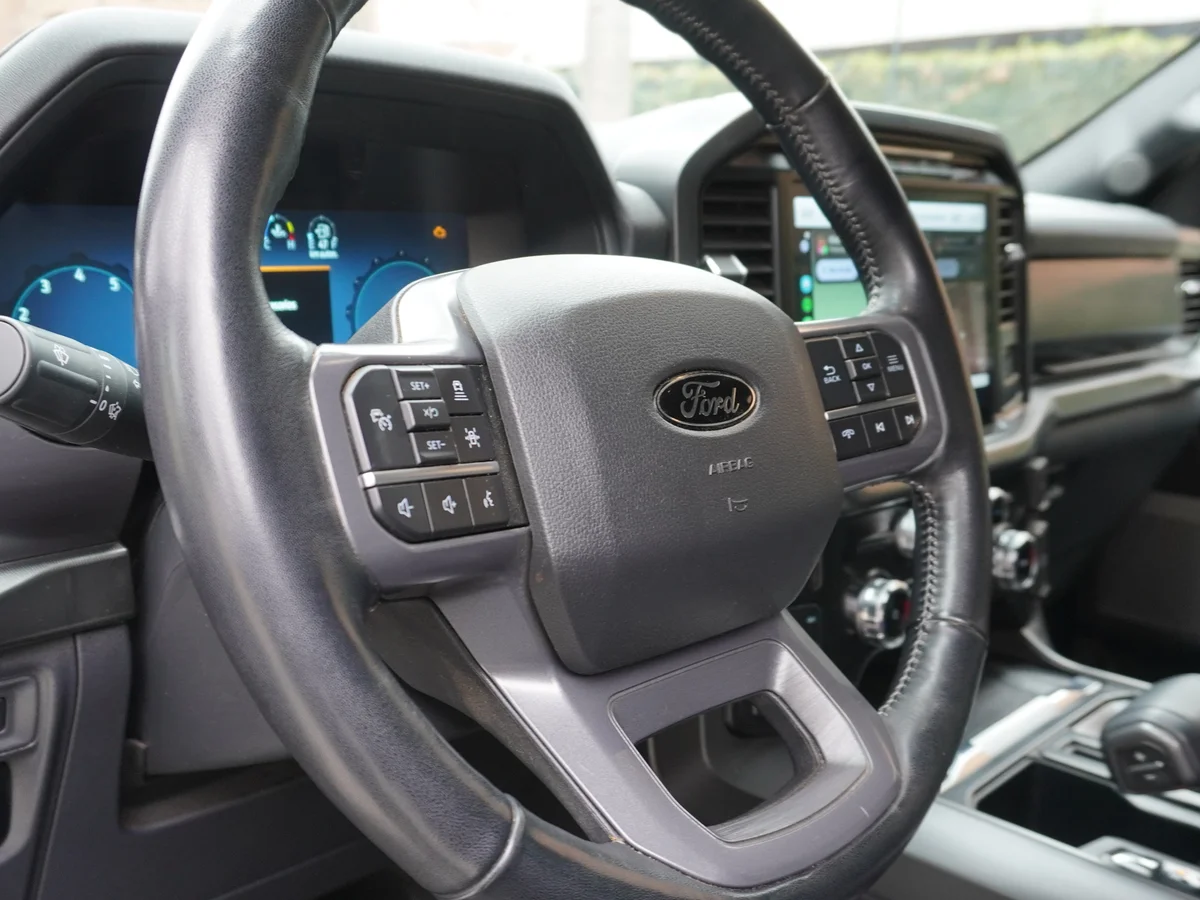 FORD F 150 LARIAT BLACK 5.0 V8 2025 Facturable miniatura 25