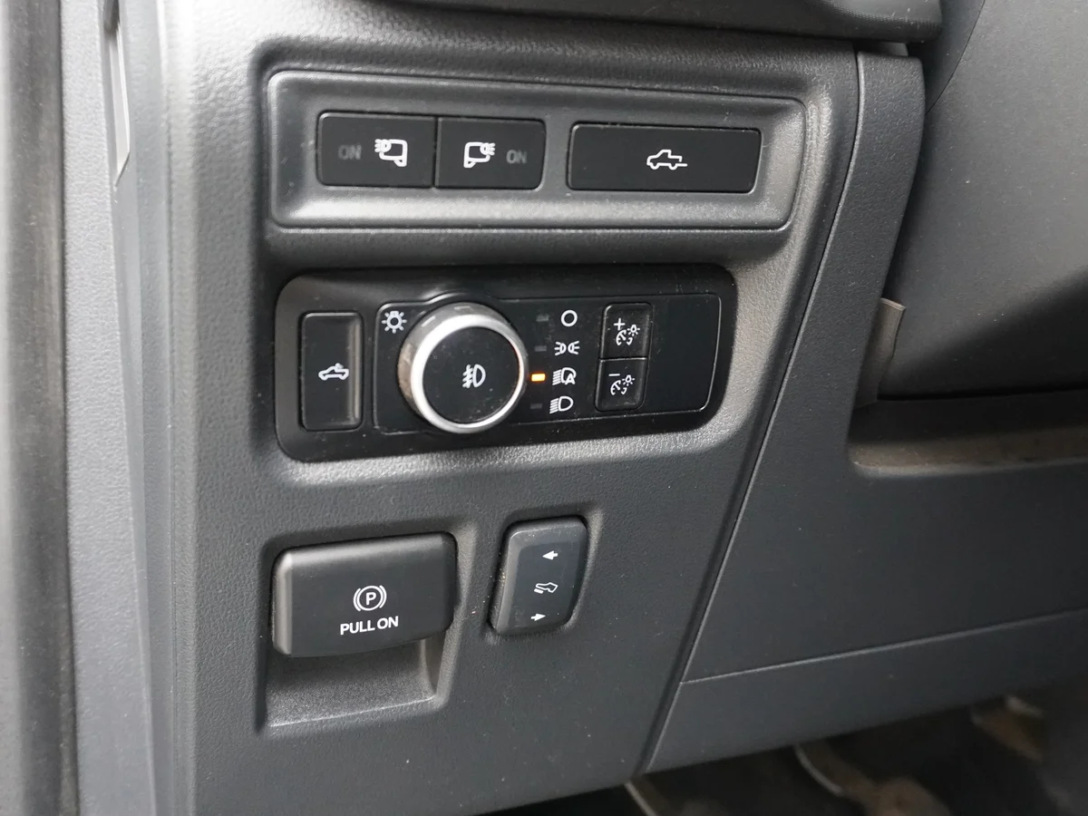 FORD F 150 LARIAT BLACK 5.0 V8 2025 Facturable miniatura 26