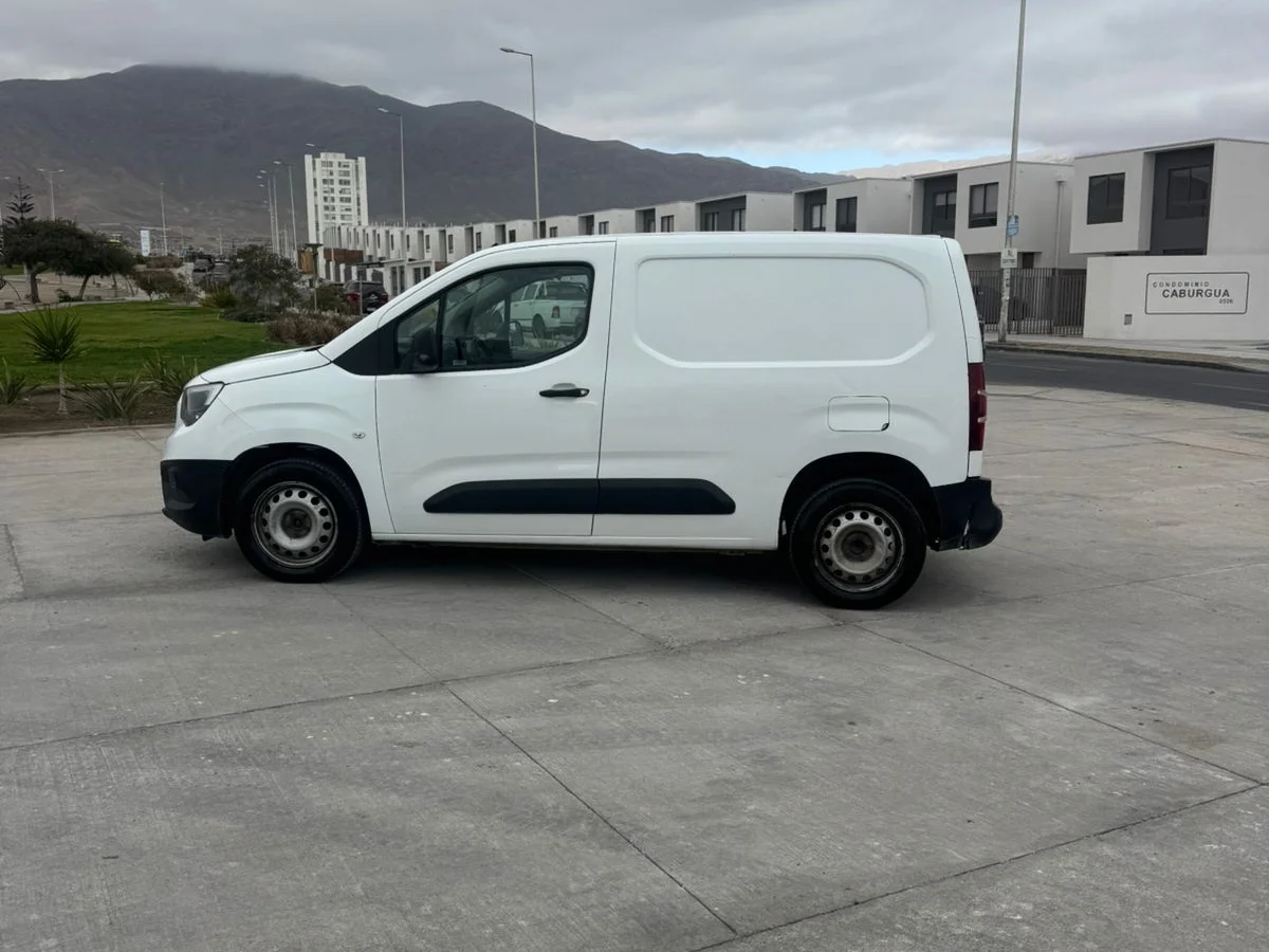 OPEL Combo 1.6 MT DIESEL 2022 - Miniatura 7