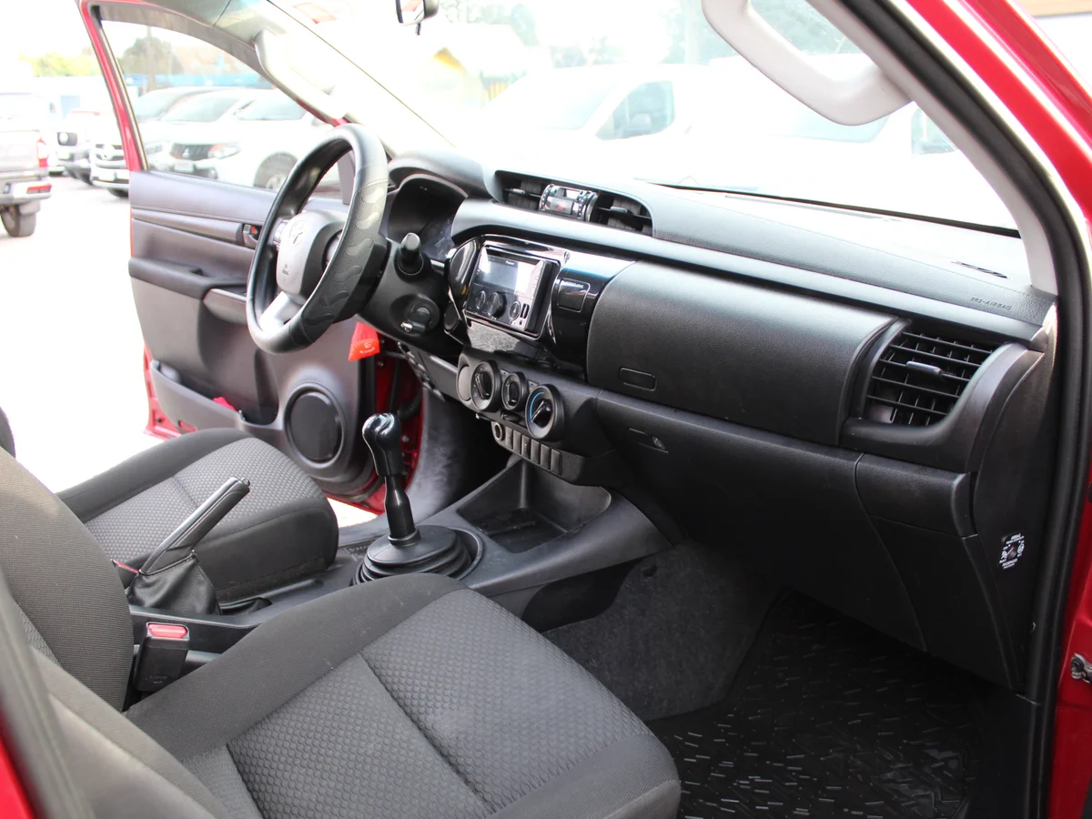 TOYOTA Hilux DX 2021