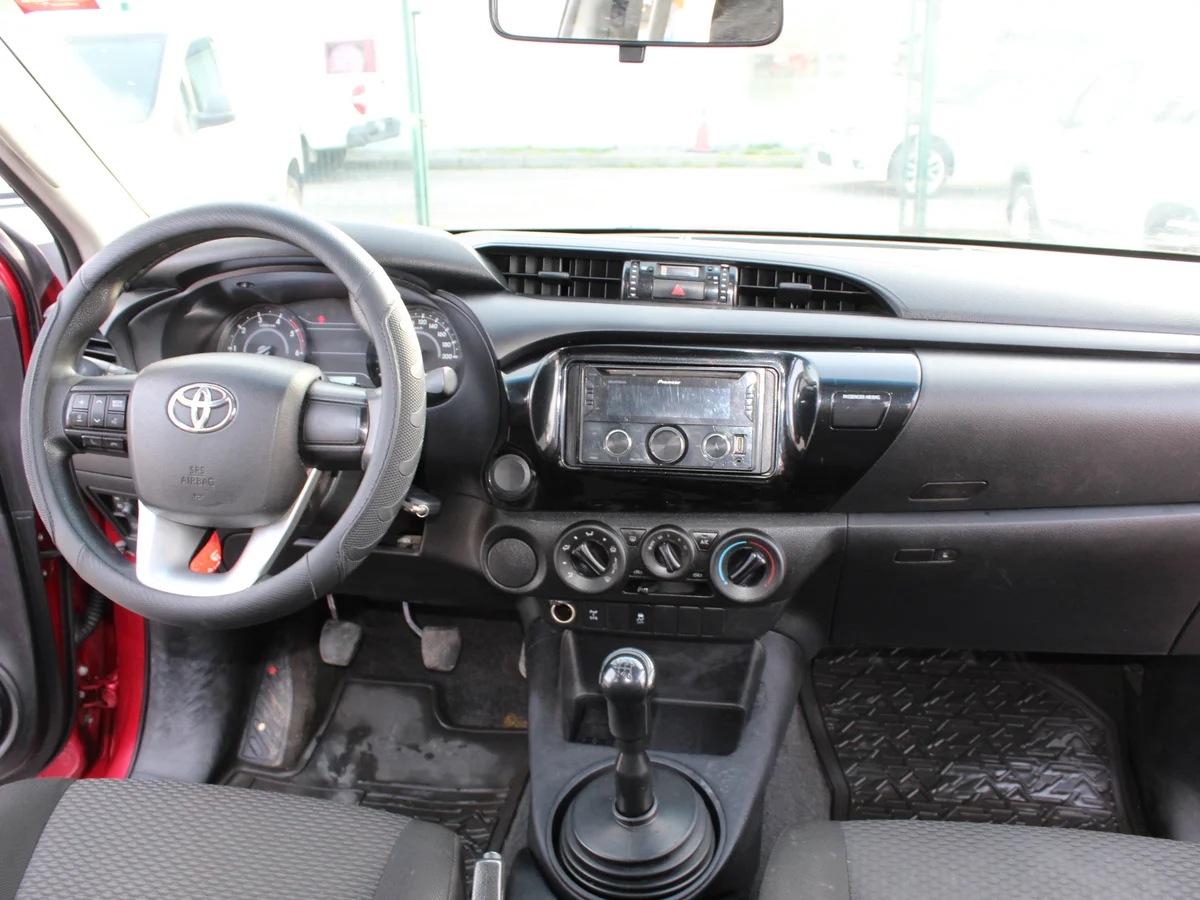 TOYOTA Hilux DX 2021 - Miniatura 7
