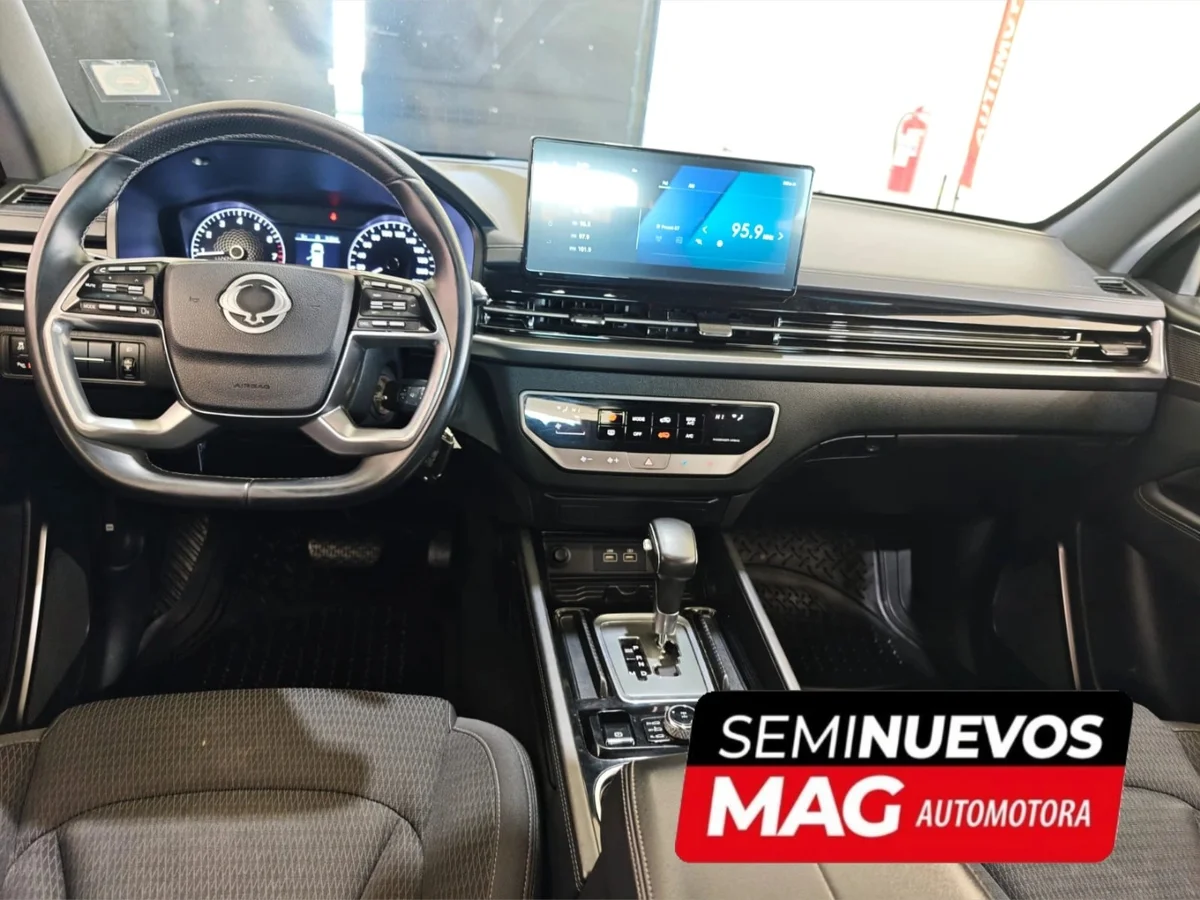 SSANGYONG Rexton 2.0T LX AWD 6AB 6AT 5P 2024 - Miniatura 9